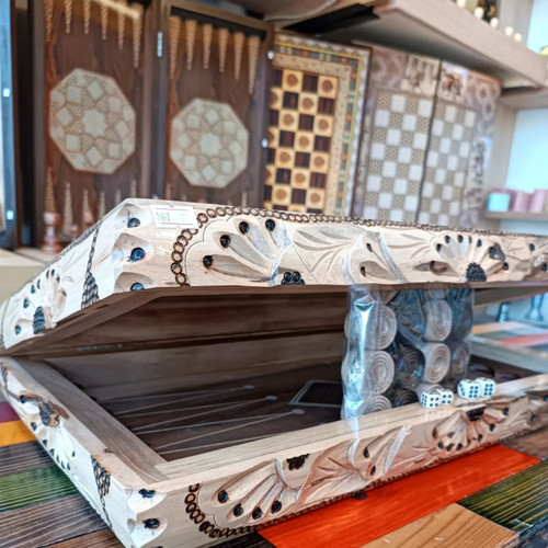 تخته نرد گردو دور منبت سنندج طرح گل . .